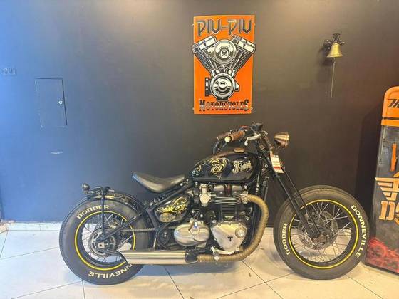 TRIUMPH BONNEVILLE BOBBER 1200 TRIUMPH BONNEVILLE BOBBER 1200